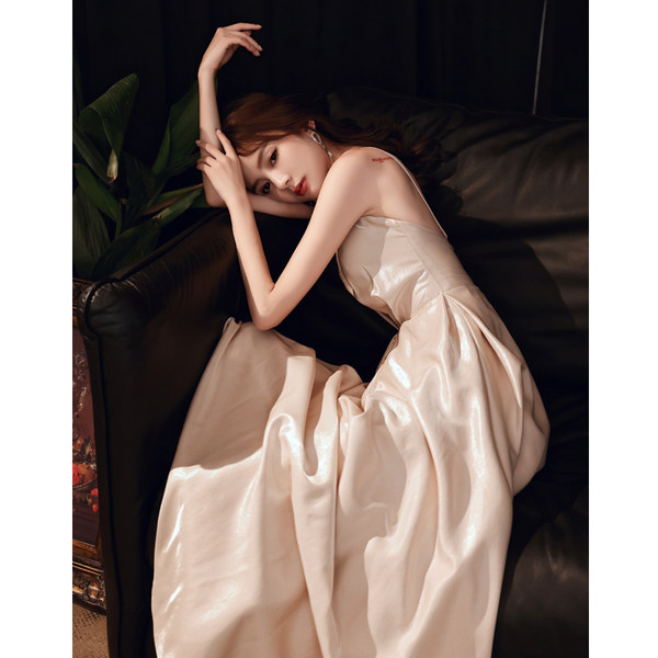 ชุดราตรี ชุดราตรีสวยหรู แบบ ทันสมัย Evening dress