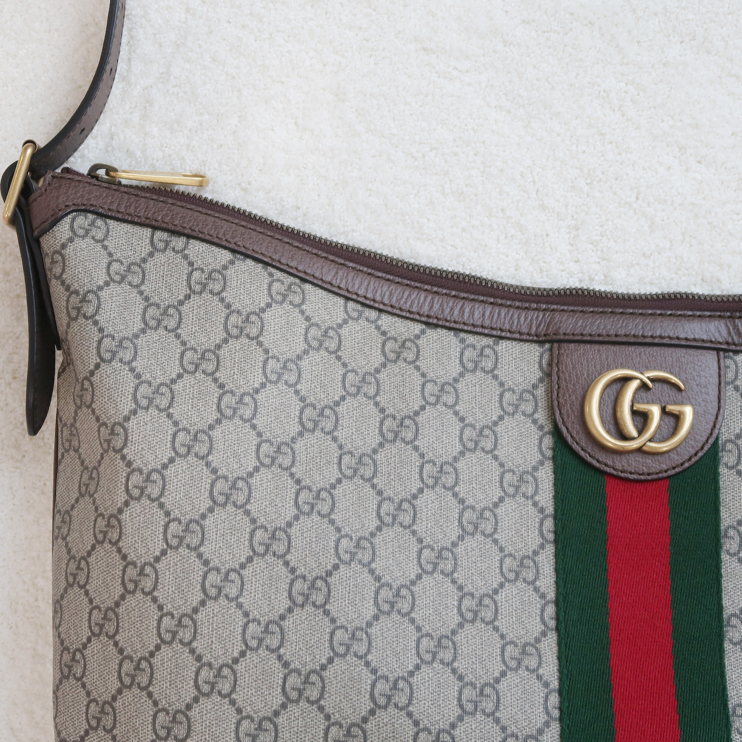 Gucci GG Ophidia Medium Zip Messenger Bag