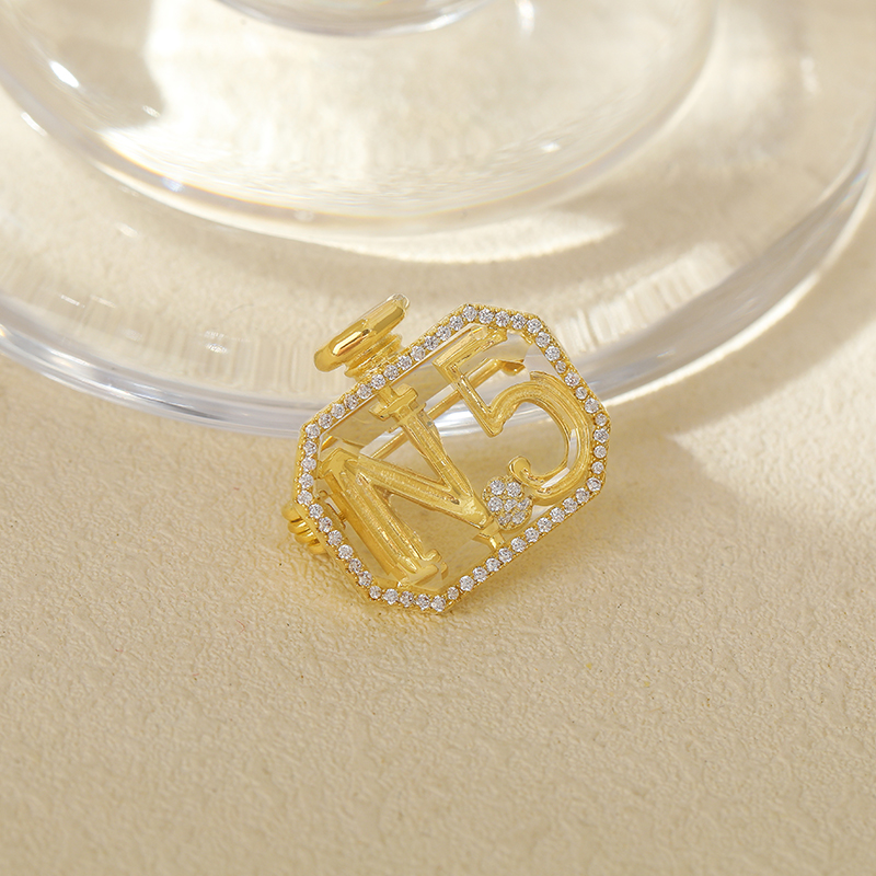 เข็มกลัด เข็มกลัดสวยๆ เข็มกลัดติดเสื้อ Brooch