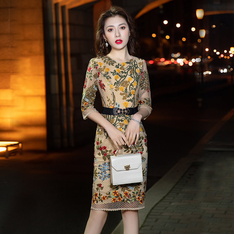 ชุดราตรี ชุดราตรีสวยหรู แบบ ทันสมัย Evening dress