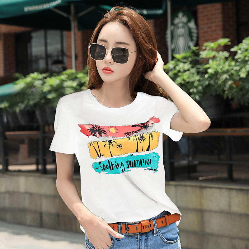 เสื้อยืดวัยรุ่น