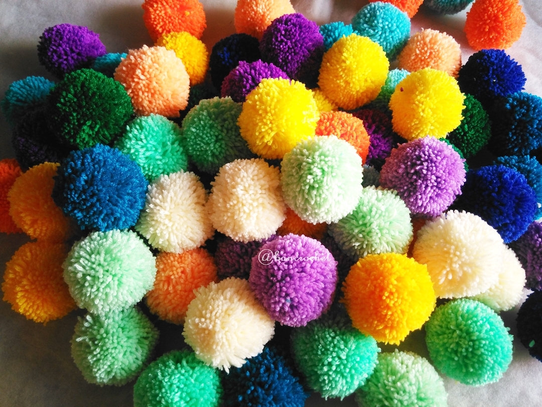 ปอมปอมไหมพรมคละสี 100 ลูก ขนาด 2 นิ้ว pompoms crochet หลากสี 2 นิ้ว
