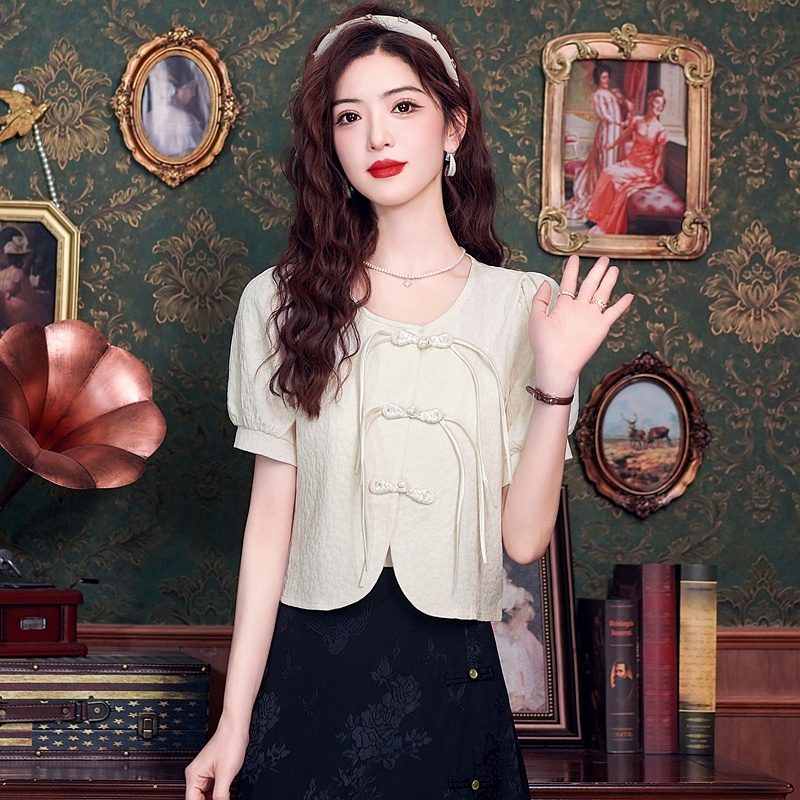 เสื้อเชิ้ตผู้หญิงใส่ทํางาน 390 บาทต่อชิ้น ฟรีค่าจัดส่ง