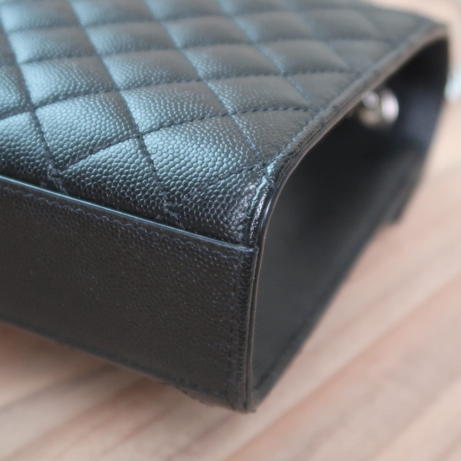 SAINT LAURENT Black Caviar Mix Quilted Envelope Crossbody SHW(ใบEmquartier)