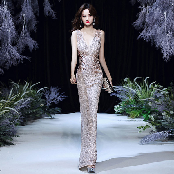 ชุดราตรี ชุดราตรีสวยหรู แบบ ทันสมัย Evening dress
