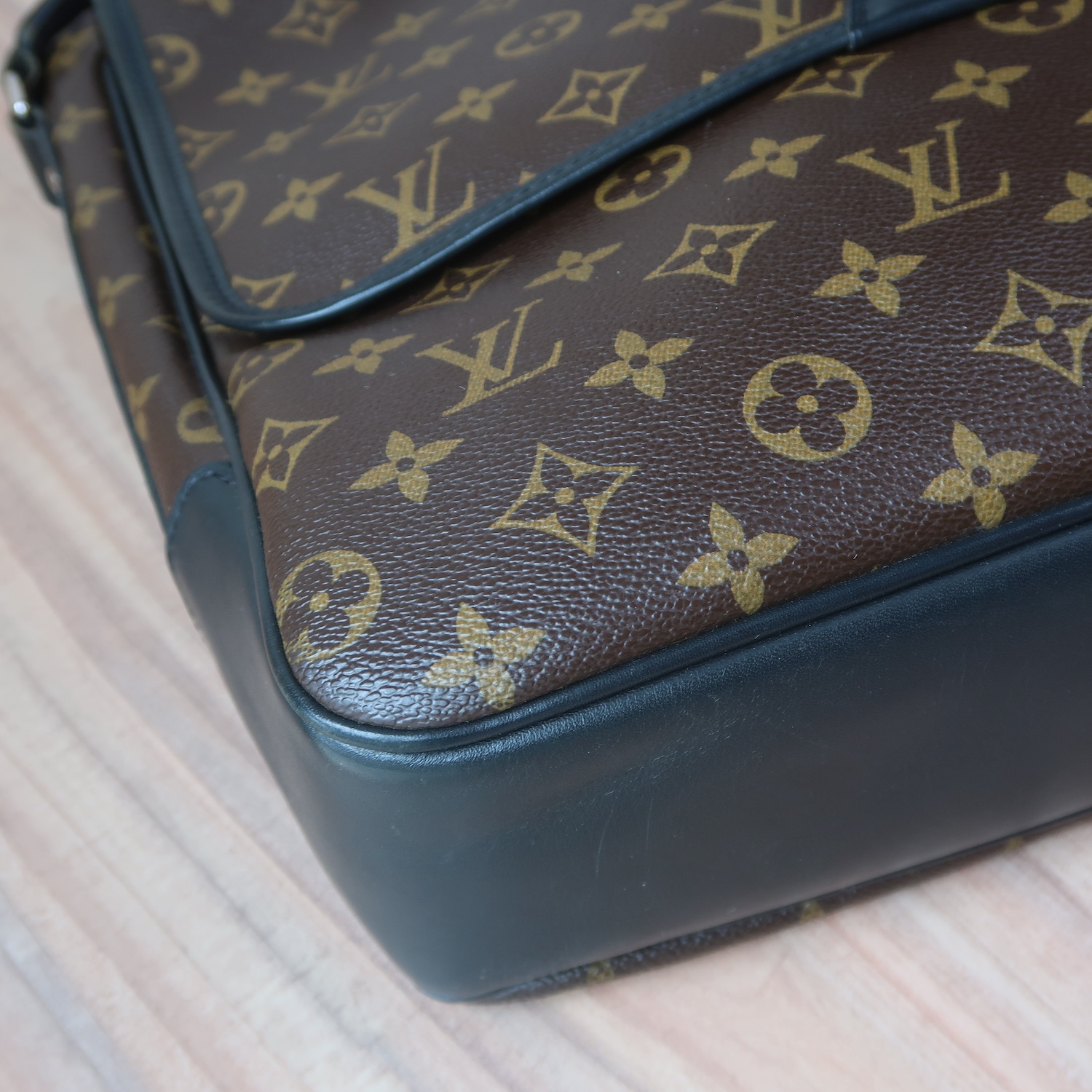 Louis Vuitton Monogram Macassar Bass GM