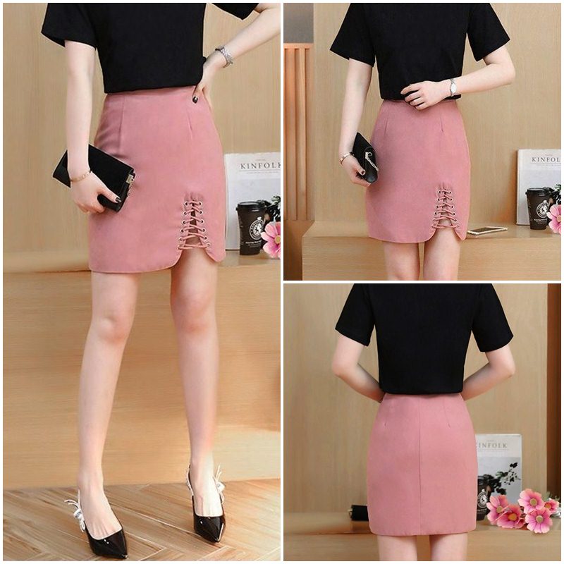 Skirt343 กระโปรงสีพื้นชมพูอิฐซิปข้างมีซับในอย่างดี ผ่าชายกระโปรงผูกเชือกไขว้ ทรงเข้ารูปสวย งานน่ารักดีเทลเก๋ๆ ไม่ซ้ำใคร งานดีผ้านุ่มใส่สบายแมทช์ได้ง่ายๆ ใส่กับเสื้อตัวไหนก็สวยจ้า