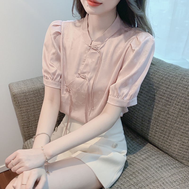 เสื้อเชิ้ตผู้หญิงแขนยาว เสื้อเชิ้ตผู้หญิงใส่ทํางาน 390 บาทต่อชิ้น ฟรีค่าจัดส่ง