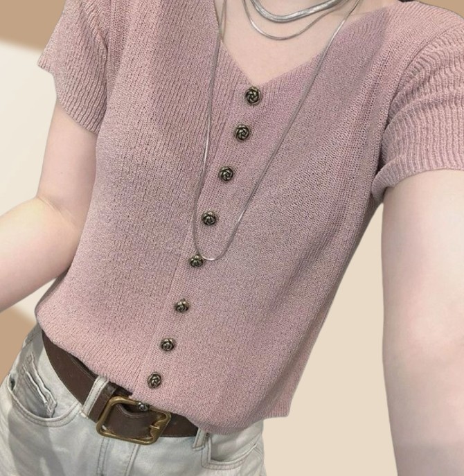 เสื้อยืดแฟชั่น ไหมถัก คอกว้าง ดีไซน์สวย เสื้อยืดแขนสั้น ผู้หญิง แบบวัยทำงาน ลุ๊คคุณหนู กระดุมลายดอกไม้ 655130
