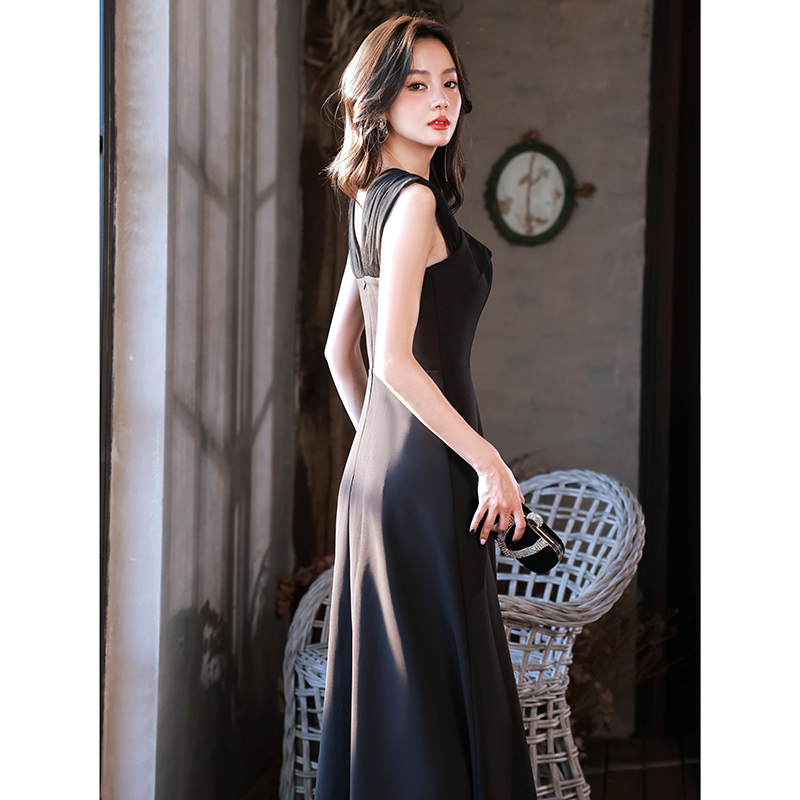 ชุดราตรี ชุดราตรีสวยหรู แบบ ทันสมัย Evening dress