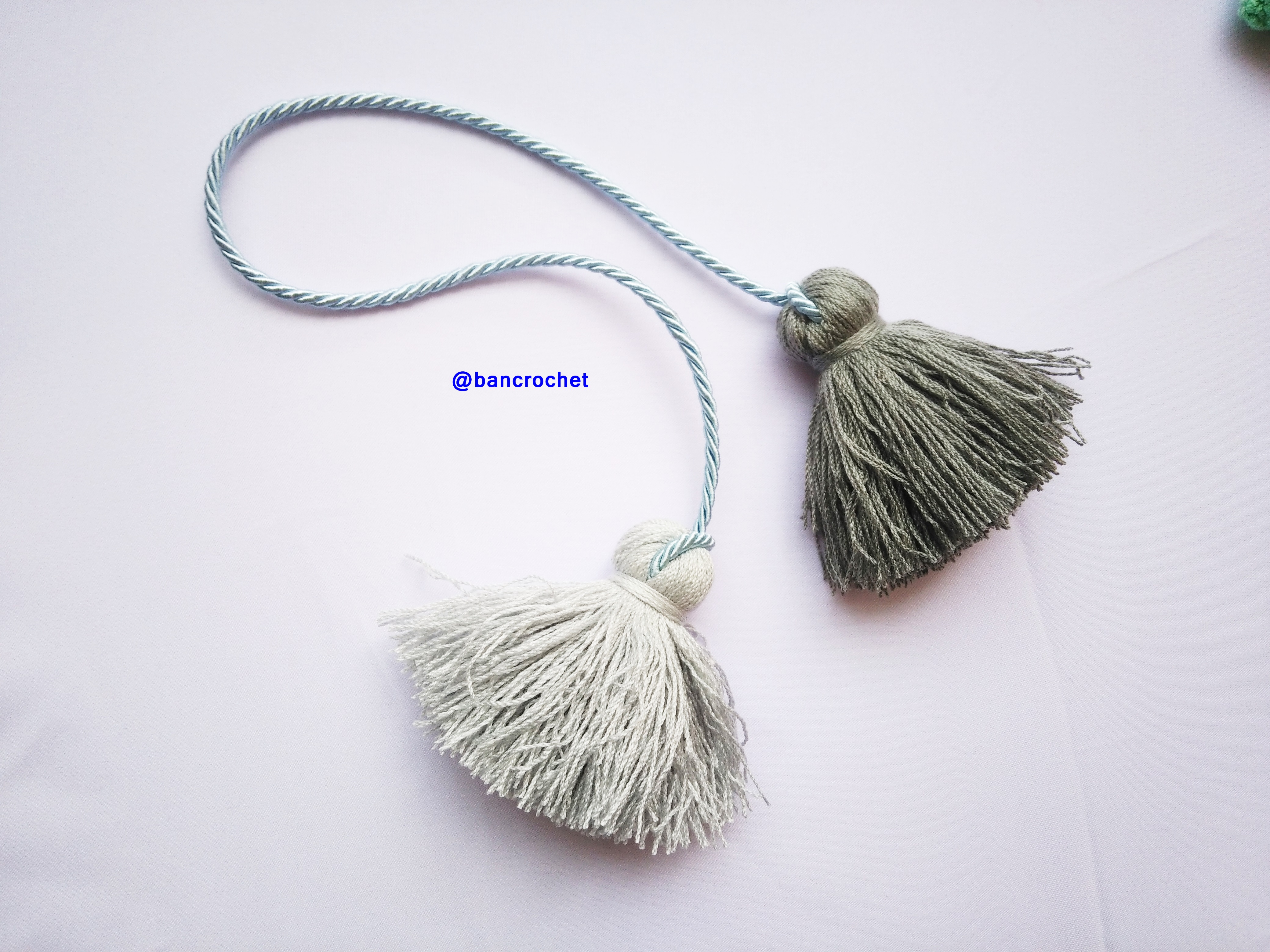 Bancrochet พู่ห้อยกระเป๋า/ที่ห้อยกระเป๋าแฮนด์เมด Tassels keychain hanging for bags หลากสี 4 นิ้ว