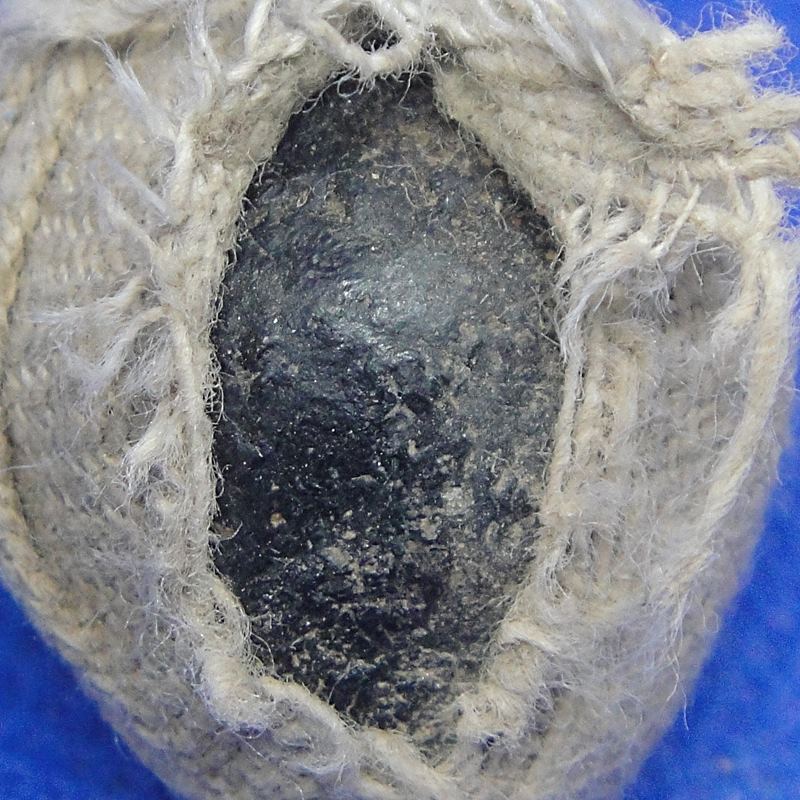 ลูกอมหลวงพ่อร้าย วัดเขายี่สาร จ.สมุทรสงคราม