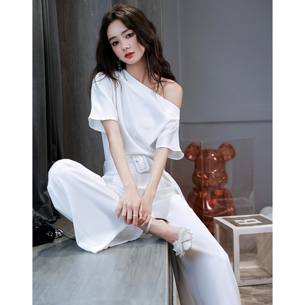ชุดราตรี ชุดราตรีสวยหรู แบบ ทันสมัย Evening dress