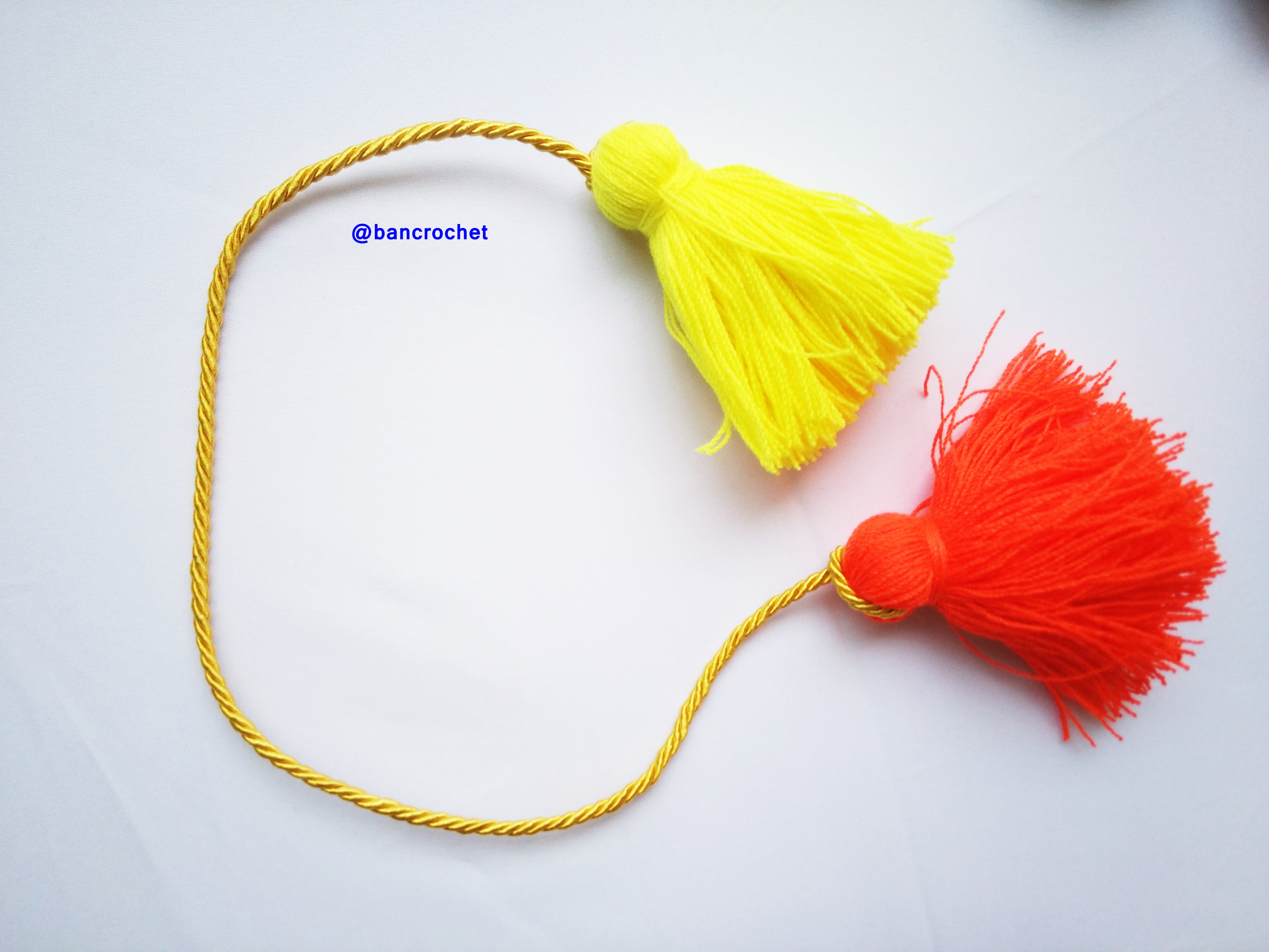 Bancrochet พู่ห้อยกระเป๋า/ที่ห้อยกระเป๋าแฮนด์เมด Tassels keychain hanging for bags หลากสี 4 นิ้ว