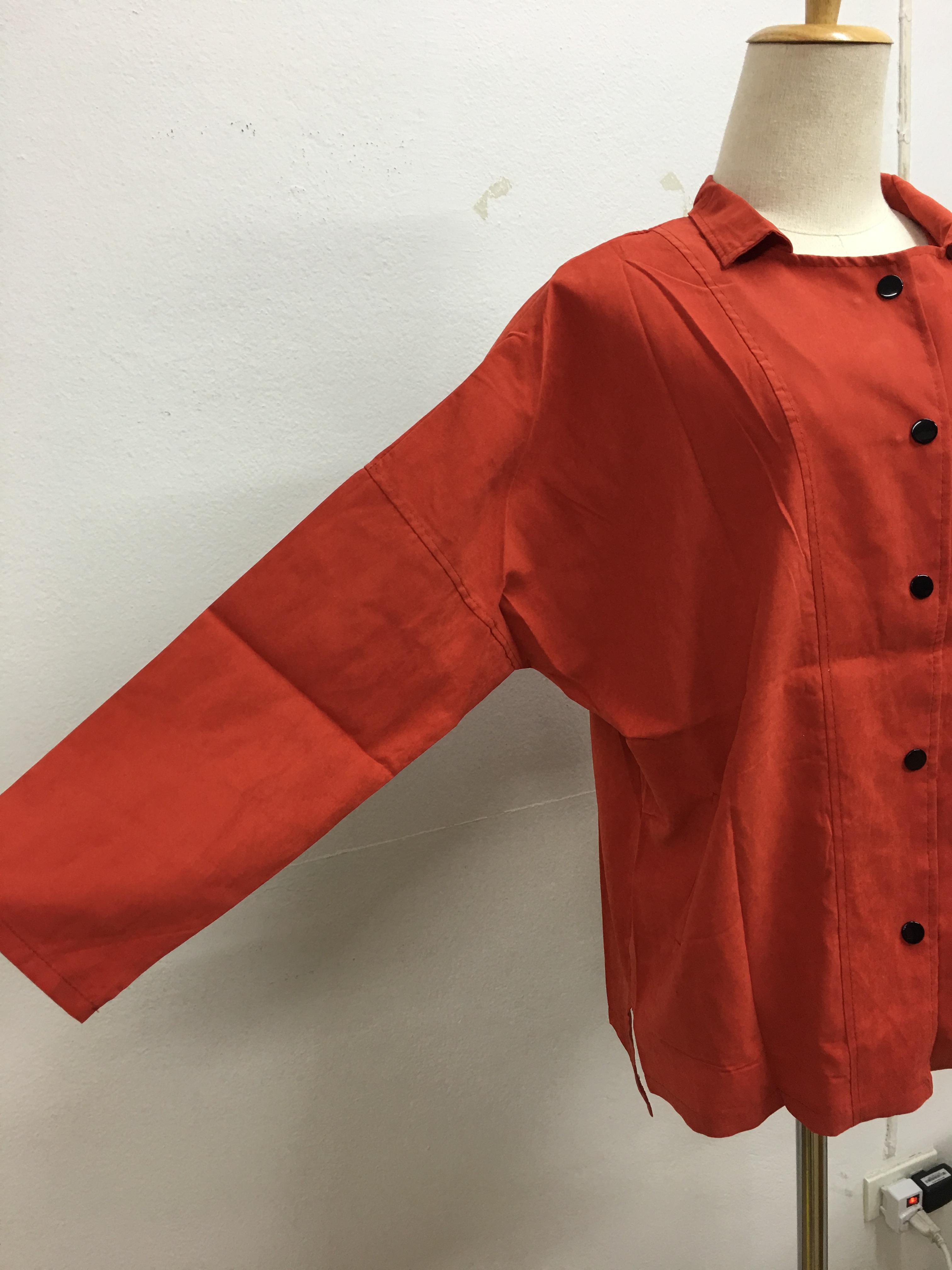 เสื้อคลุมสไตล์เกาหลี ทรงโคล่ง แนวๆ ผ้าเนื้อด้าน เหมาะใส่คลุมวันสบายๆ