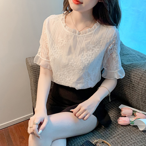 เสื้อลูกไม้ แขนสั้น