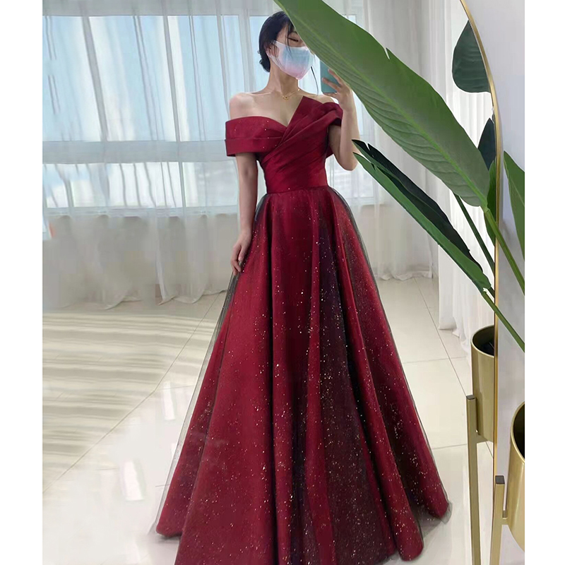 ชุดราตรี ชุดราตรีสวยหรู แบบ ทันสมัย Evening dress