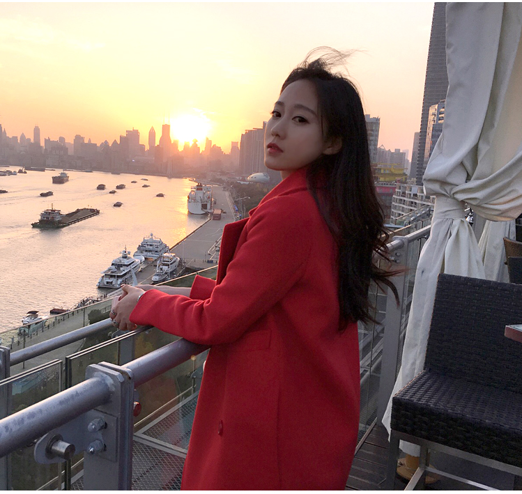 เสื้อโค้ทกันหนาว สีแดง ทรงโคล่ง แต่งกระดุม ผ้าวูลผสมสักกะหลาดเนื้อนุ่ม บุซับในกันลมอย่างดี พร้อมส่ง Overcoat Red