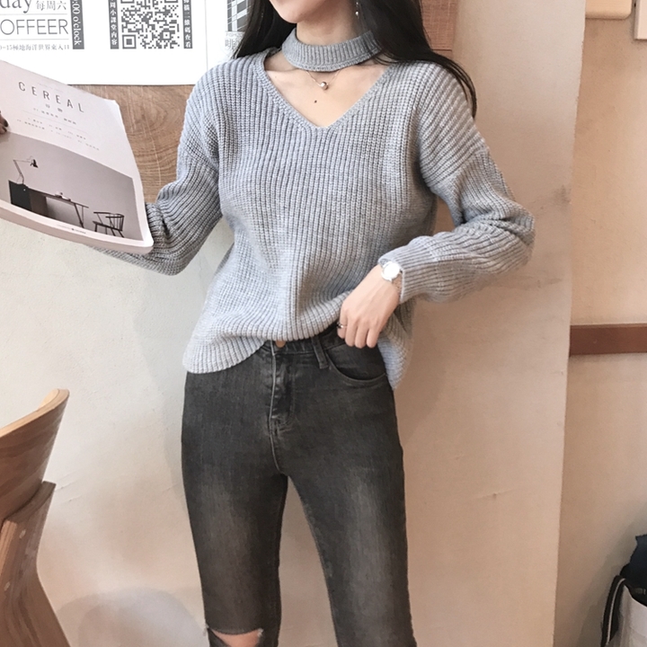 สีเทา : เสื้อสเวตเตอร์ ไหมพรมคอวี แต่งสายคาด ลายทางในตัว ไหมพรมเส้นเล็ก เนื้อนุ่ม พร้อมส่ง