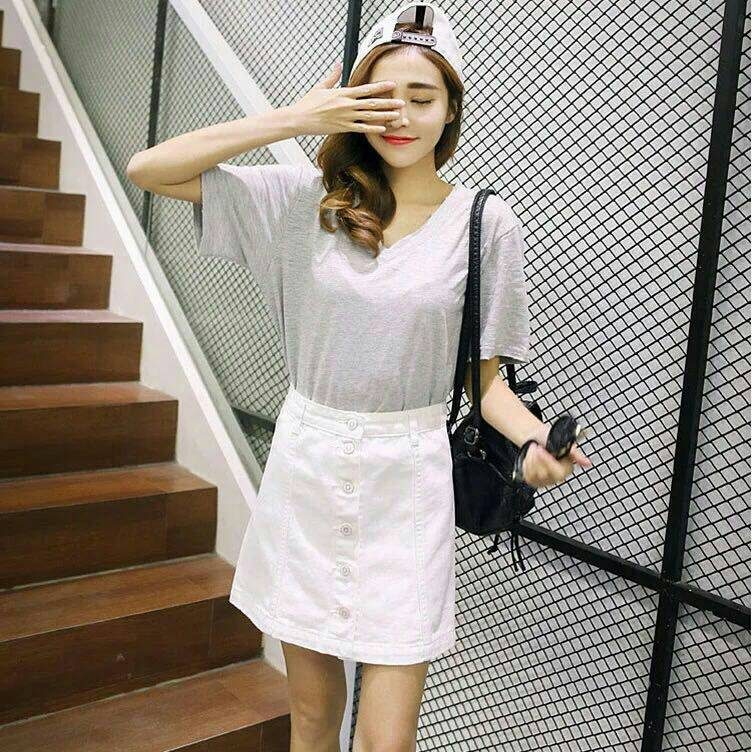 Skirt308 กระโปรงยีนส์ทรงเอ กระดุมหน้า ผ้ายีนส์แท้เนื้อดีแบบนุ่มใส่สบาย งานน่ารักแมทช์กับเสื้อได้หลายแบบ **พร้อมส่งชมพูสีเดียวค่ะ