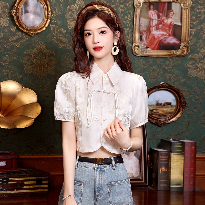 เสื้อเชิ้ตผู้หญิงใส่ทํางาน 390 บาทต่อชิ้น ฟรีค่าจัดส่ง