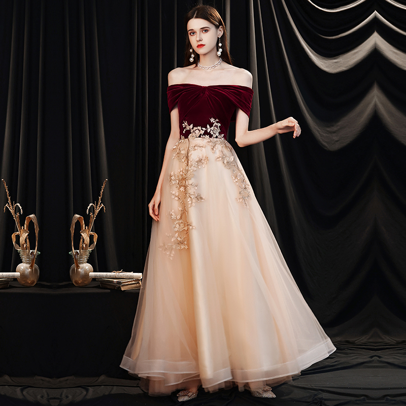 ชุดราตรี ชุดราตรีสวยหรู แบบ ทันสมัย Evening dress