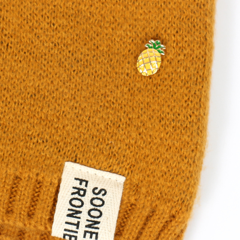 ผ้าพันคอไหมพรมเนื้อนุ่ม แต่งเข็มกลัด สัปปะรด น่ารัก สไตล์เกาหลี พร้อมส่ง same pic