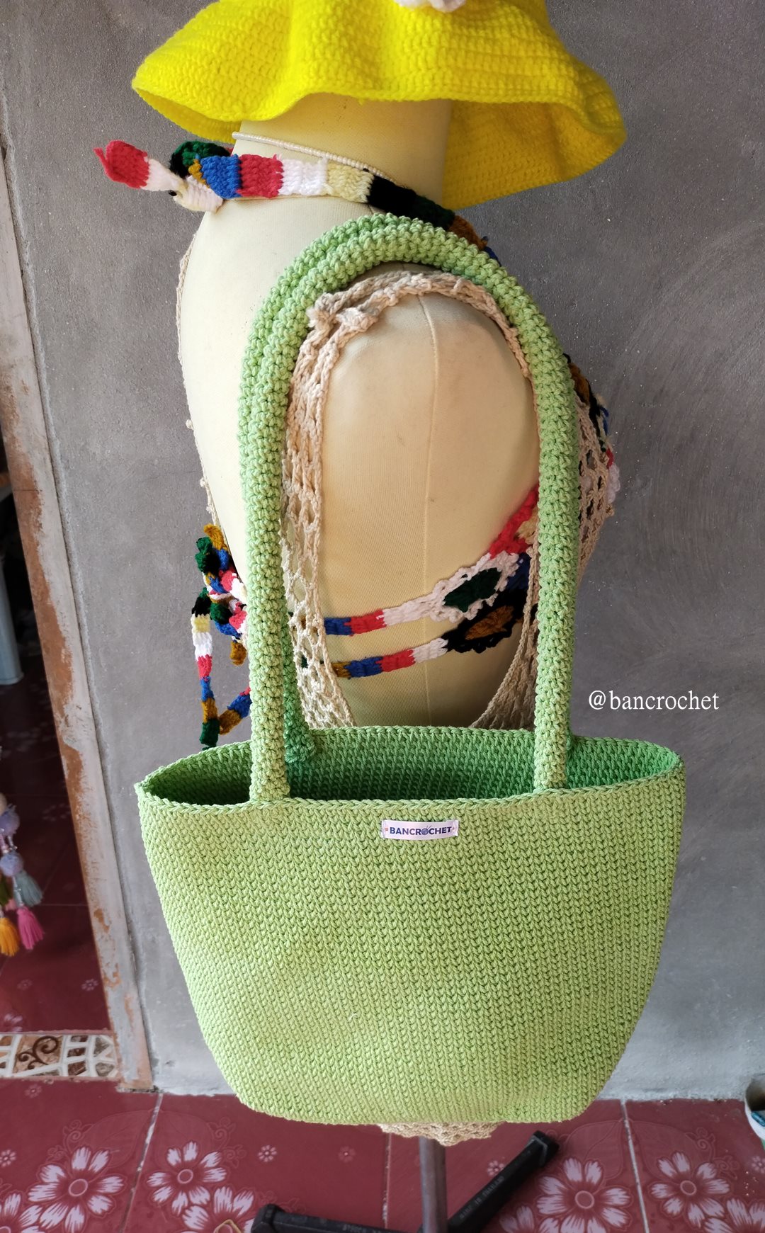 Bancrochet กระเป๋าถักโครเชต์ crochet bag เขียว 24*32*9 สาย29 cm