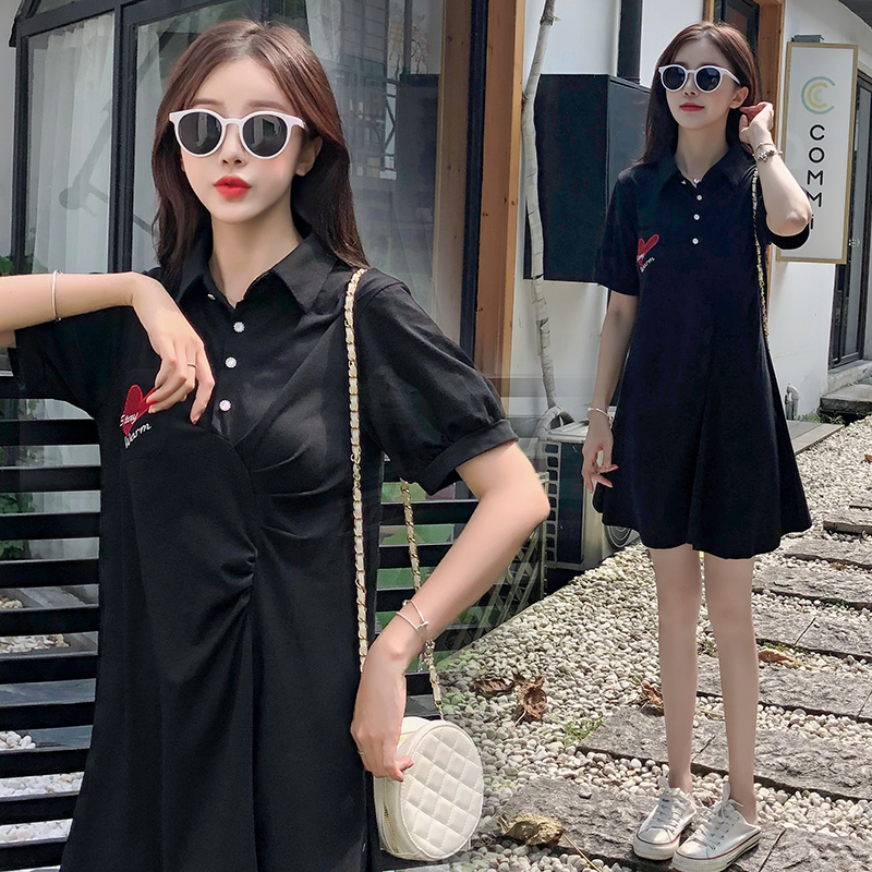 Dress4531 เดรสคอปก/เดรสโปโลสีดำ งานปักหน้าอกรูปหัวใจ กระดุมคอใช้งานได้จริง ดีเทลจับจีบช่วงเอวเก๋ๆ ผ้าคอตตอนโพลีเนื้อดีนุ่มมีน้ำหนักยืดหยุ่นสูงใส่สบาย งานสวยใส่ง่ายน่ารักมาก ใส่เที่ยว/ใส่ทำงานได้