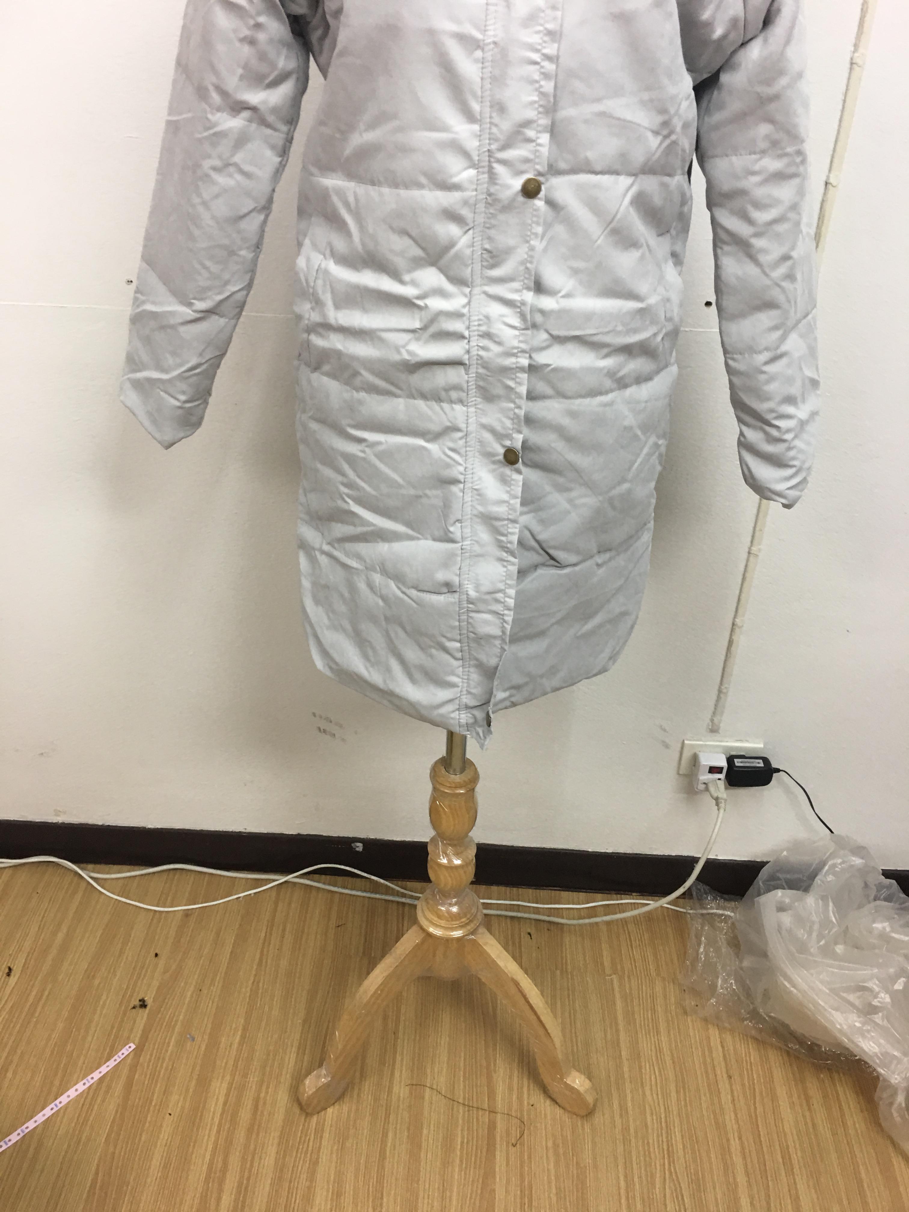 เสื้อกันหนาว สีเทา ตัวยาว ผ้าร่มกันลม บุนวมนุ่ม ซิปและกระดุมหน้า พร้อมส่งจ้า