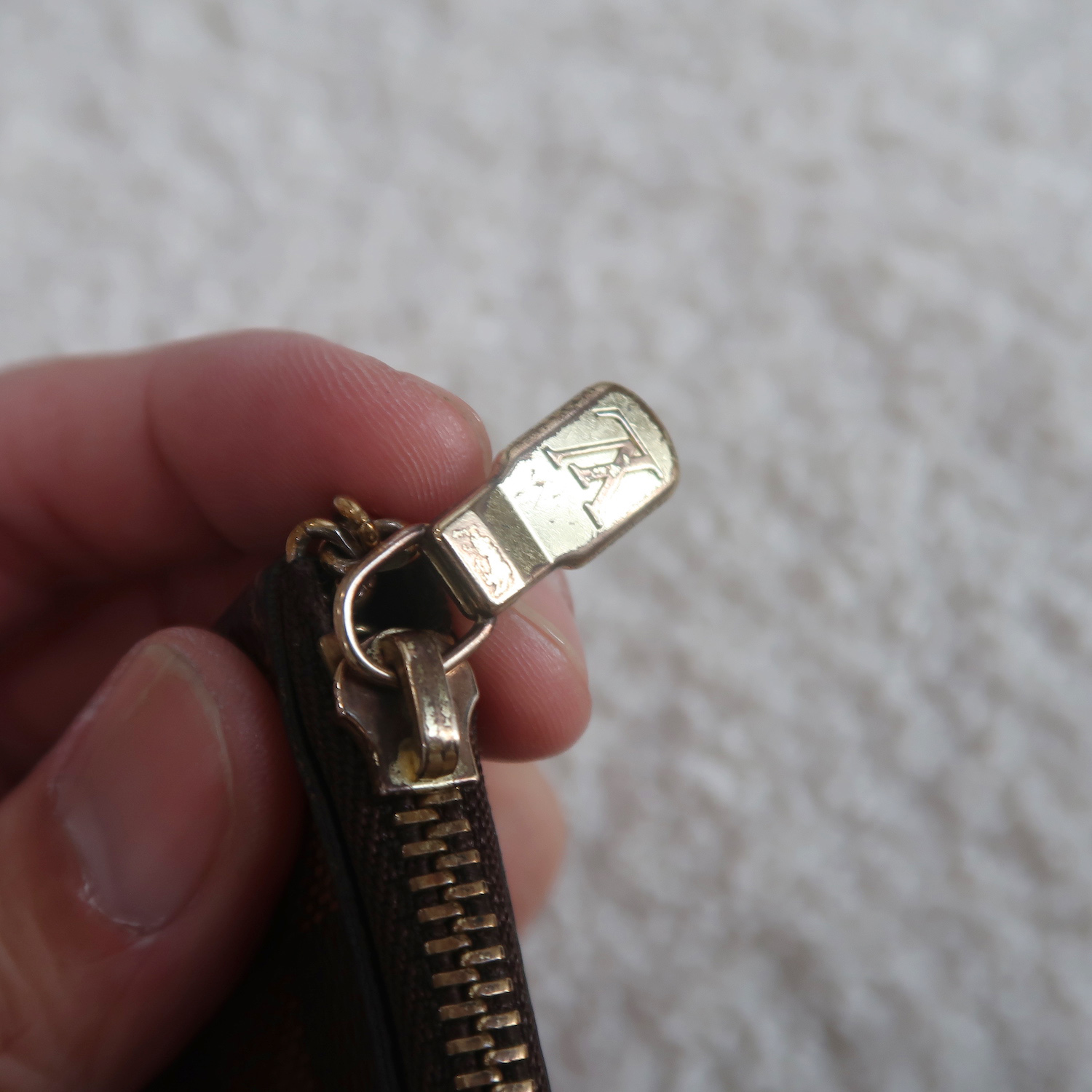 Louis Vuitton Damier Pochette Cle