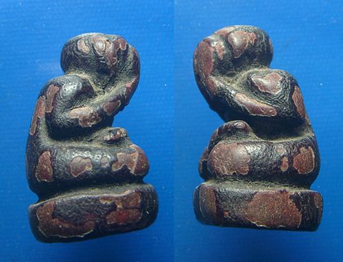 พระปิดตาหลวงปู่บุญเนื้อผงคลุกรัก