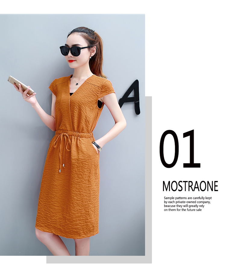 Dress4153 ชุดเดรสทรงสวย คอวีป้าย เอวสม็อคยางยืดมีเชือกผูกรูด ชายกระโปรงผ่าหลังเล็กน้อยเพื่อความคล่องตัว งานดีผ้าดีสไตล์เรียบหรูใส่ทำงานได้