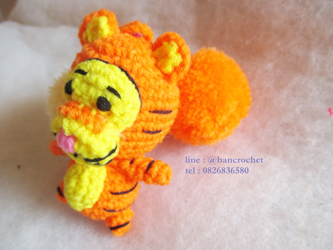 ที่ห้อยกระเป๋า พวงกุญแจตุ๊กตา เสือทิกเกอร์ tigger dolls pom pom amigurumi crochet keychain