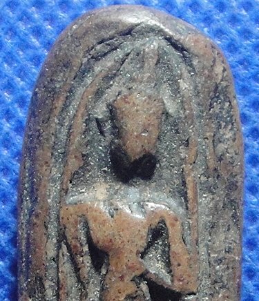 พระลีลาเม็ดขนุน