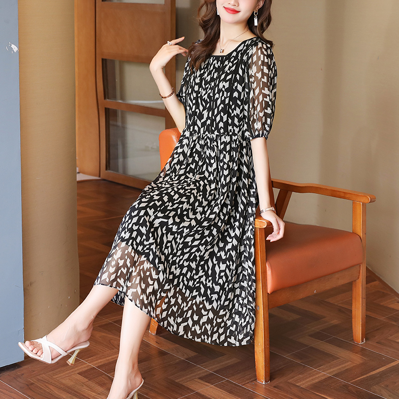 เดรสคนอ้วน เดรสสาวอวบ ชุดเดรสคนอ้วนวัยรุ่นแขนสั้น BY PLUS SIZE Girl