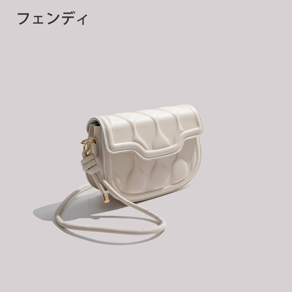 กระเป๋าสะพายข้างผู้หญิง กระเป๋าสะพายสไตล์เกาหลี By Japanese フェンディ authentic bag