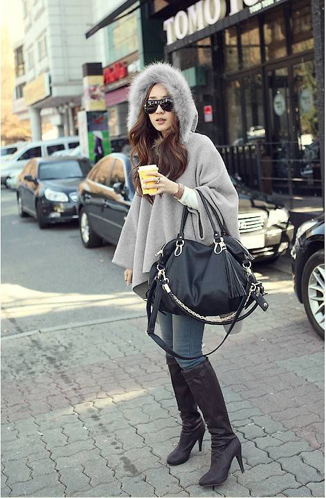 โค้ทกันหนาว ทรงโคล่ง แต่งขนเฟลอร์รอบฮูด ผ้าวูลเนื้อดี มีน้ำหนักทิ้งตัว