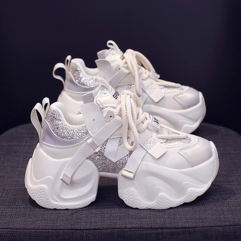 รองเท้าผ้าใบเสริมส้นสูง ไซต์35-39 สนใจทักแชท ฟรีค่าส่ง!