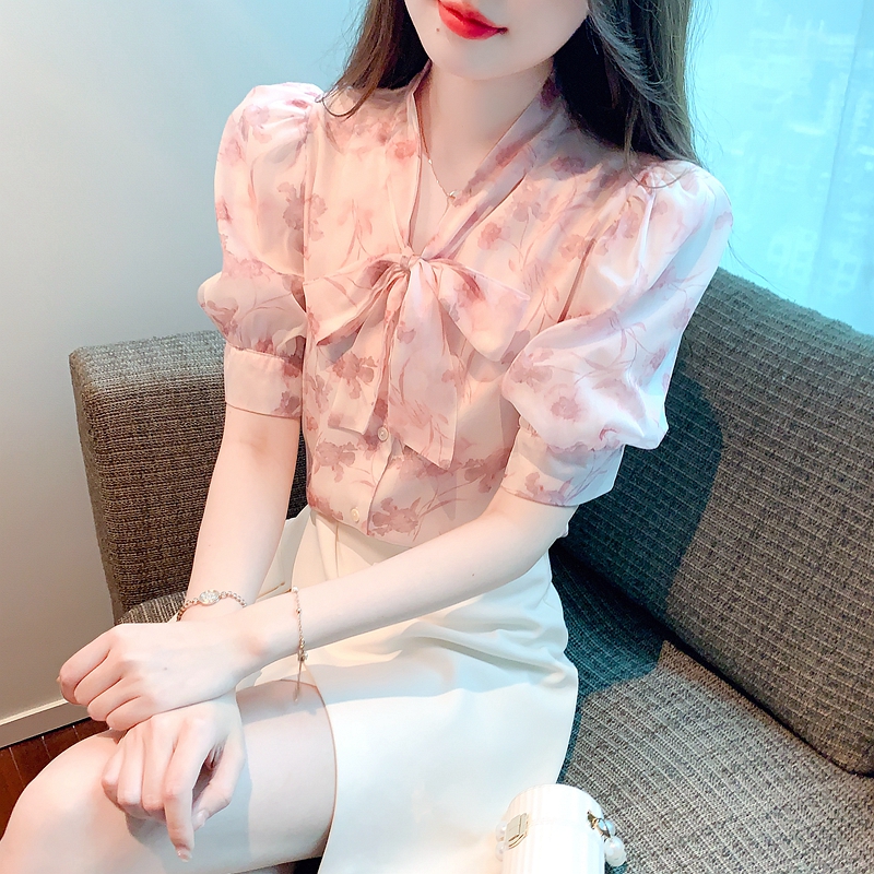 เสื้อเชิ้ตผู้หญิงแขนยาว เสื้อเชิ้ตผู้หญิงใส่ทํางาน 390 บาทต่อชิ้น ฟรีค่าจัดส่ง