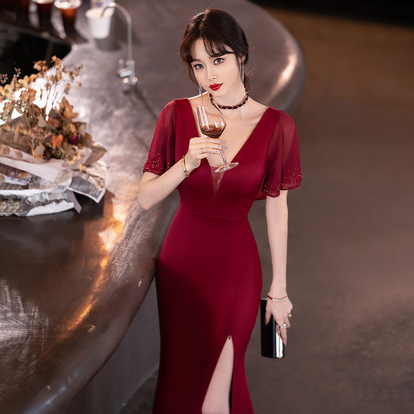 ชุดราตรี ชุดราตรีสวยหรู แบบ ทันสมัย Evening dress