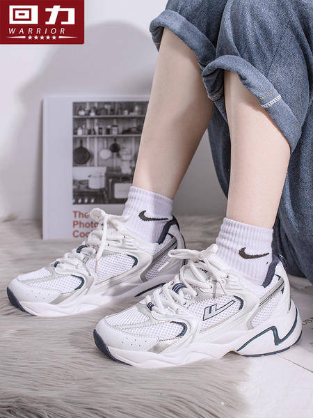 รองเท้าผ้าใบแฟชั่นผู้หญิง ใส่สบาย มีขนาด 35-40