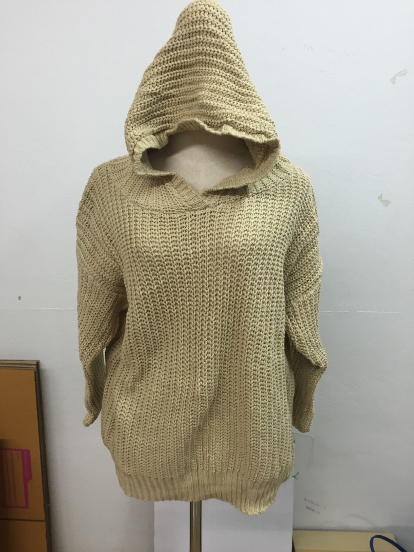 Sweater เสื้อไหมพรมถัก ทรงสวยเนื้อดีอุ่น มีฮู้ด สีกากี ยืดได้เยอะ พร้อมส่งจ้า ครีม