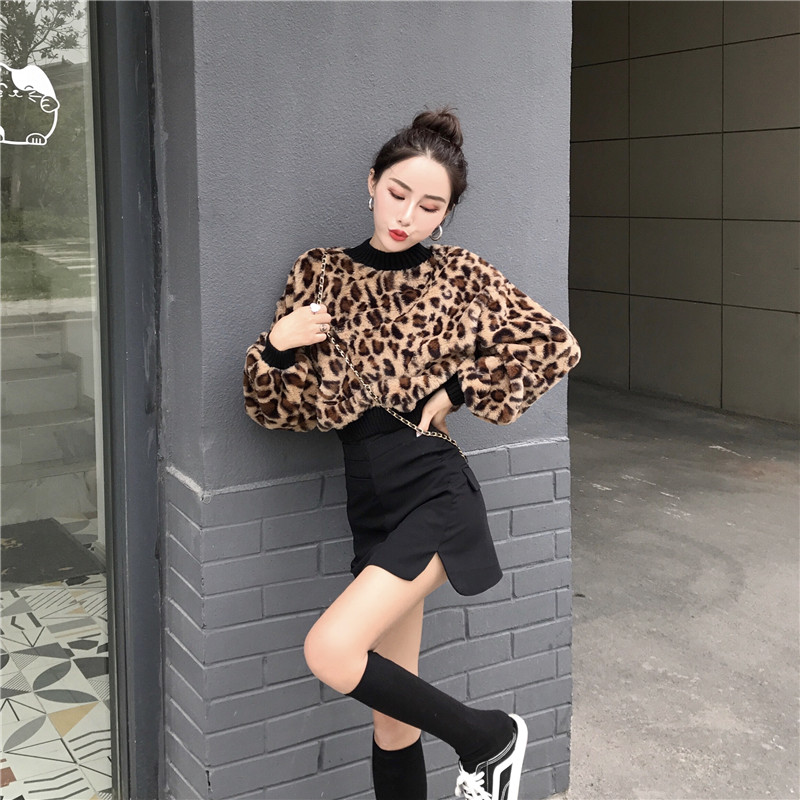 เสื้อแขนยาว ลายเสือดาว สุดเซ็กซี่ ผ้าเนื้อกำมะหยี่นุ่ม จั๊มแขน-เอว พร้อมส่ง ตามภาพเลยจ้า