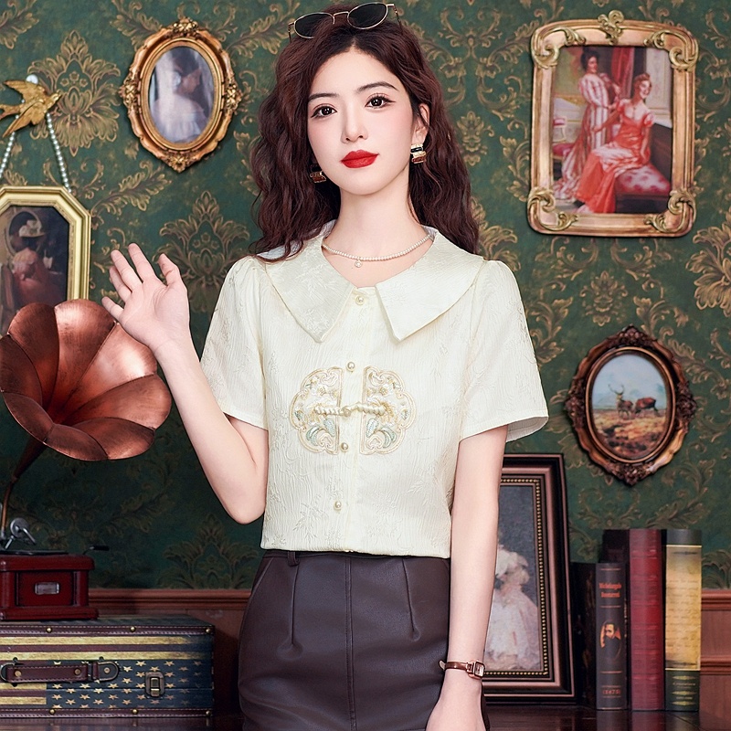 เสื้อเชิ้ตผู้หญิงใส่ทํางาน 390 บาทต่อชิ้น ฟรีค่าจัดส่ง