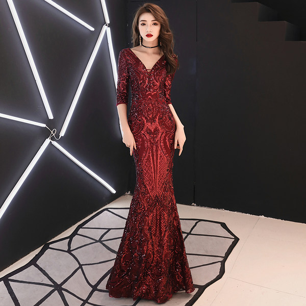 ชุดราตรี ชุดราตรีสวยหรู แบบ ทันสมัย Evening dress