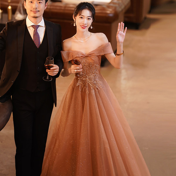 ชุดราตรี ชุดราตรีสวยหรู แบบ ทันสมัย Evening dress