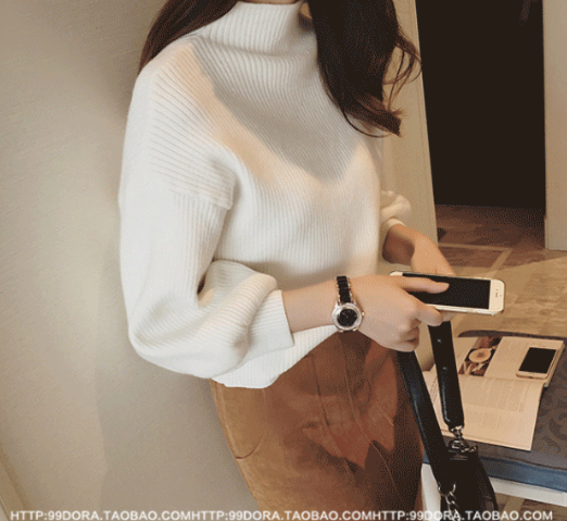 เสื้อแขนยาวคอตั้ง สีขาว ทรงสวย ผ้าไม่หนา มีลายในตัว พร้อมส่ง