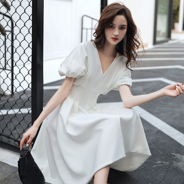ชุดราตรี ชุดราตรีสวยหรู แบบ ทันสมัย Evening dress