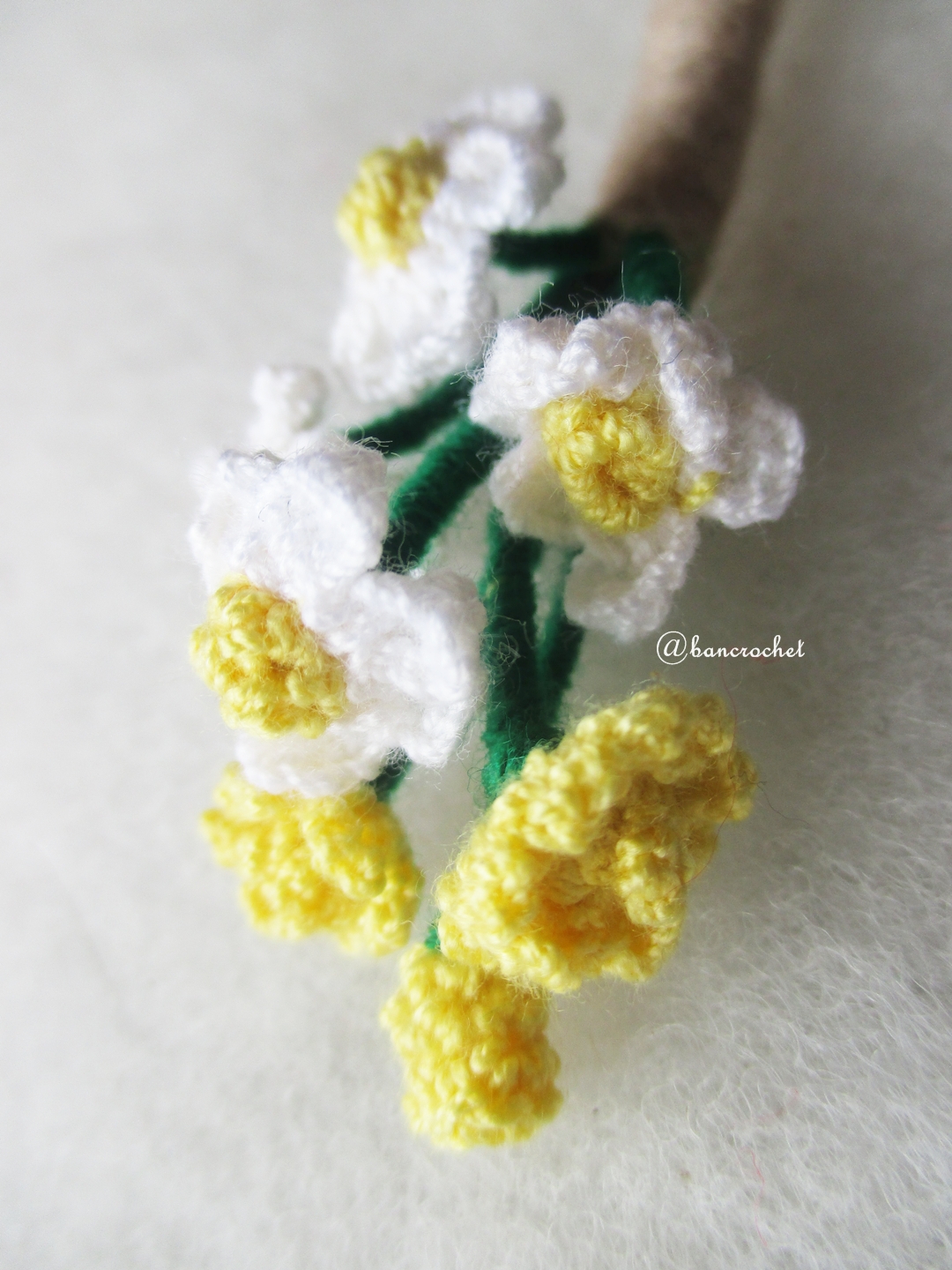 ช่อดอกไม้ติดเสื้อเจ้าบ่าว/เพื่อนเจ้าบ่าวงานแต่งงานถักโครเชต์ boutonniere chochet